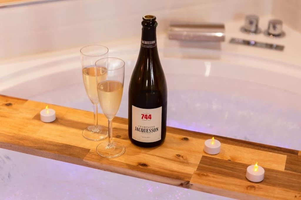 Suite Love Jacuzzi Montévrain Eksteriør billede