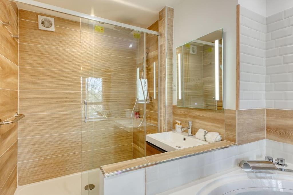 Suite Love Jacuzzi Montévrain Eksteriør billede